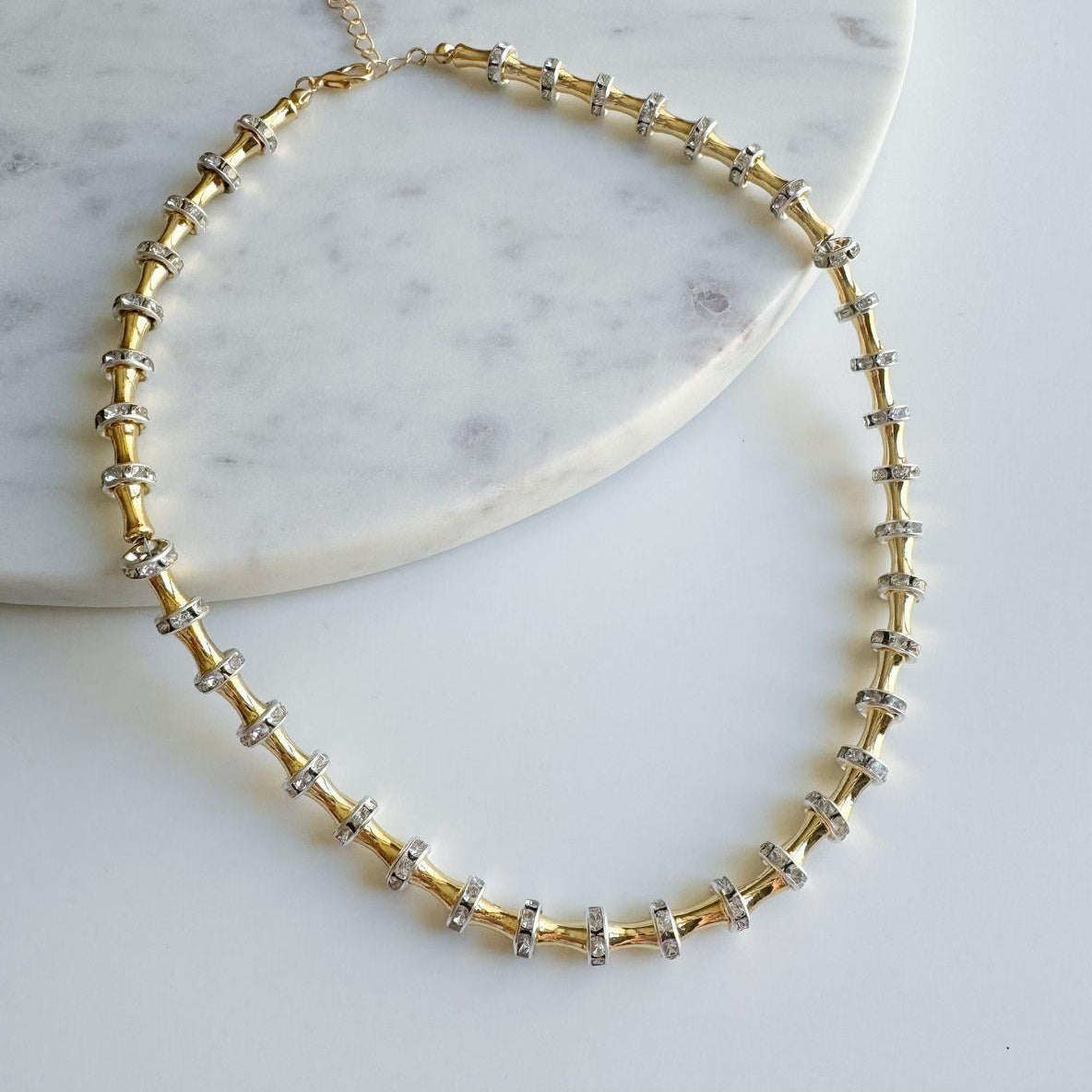 Gold Detaylı Kolye